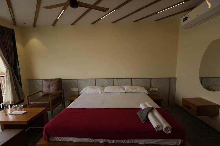Room 2 of 11