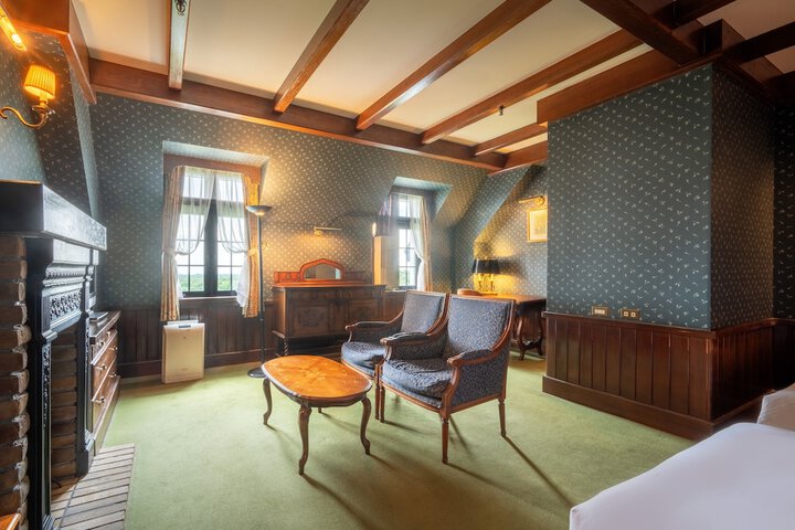 Room 28 of 87