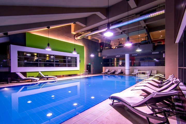 Pool 84 of 144