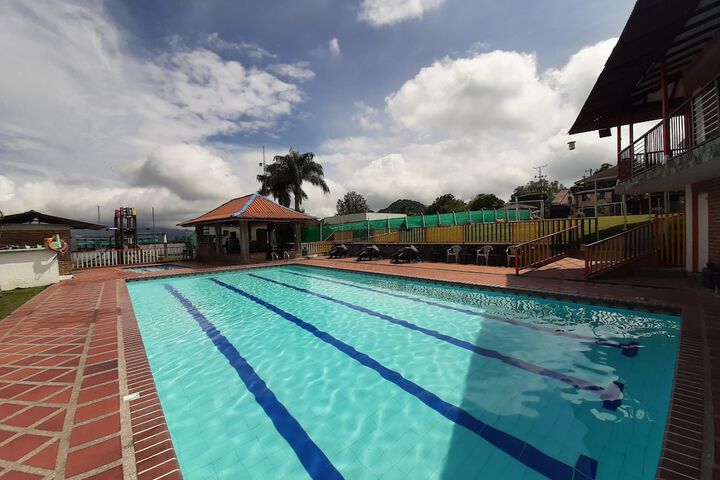 Pool 19 of 26