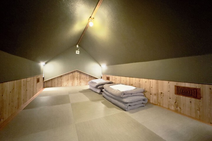 Room 100 of 193