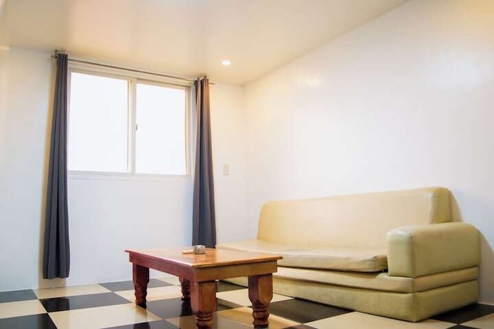 Room 73 of 127