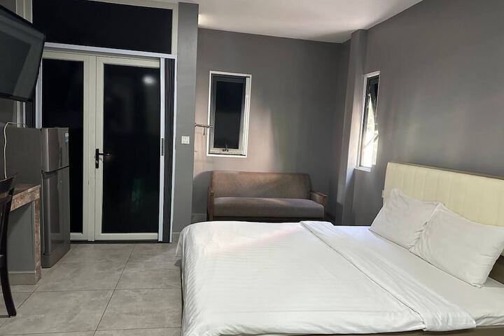 Room 30 of 48