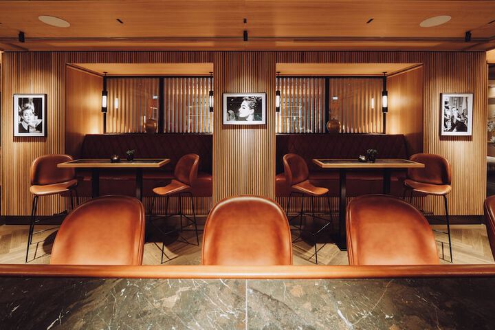 Lounge 96 of 107
