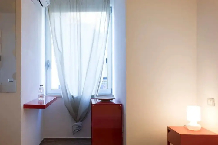 Room 5 of 14