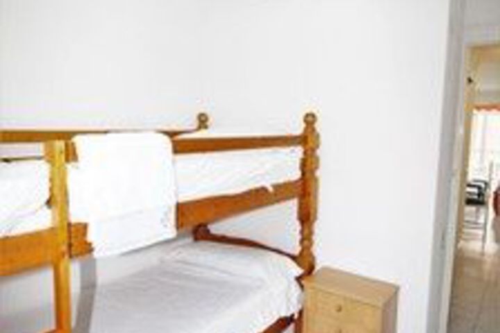 Room 7 of 16
