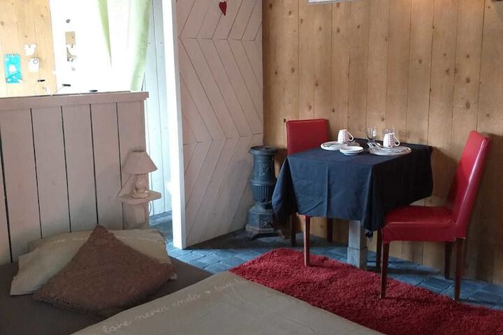Room 10 of 24