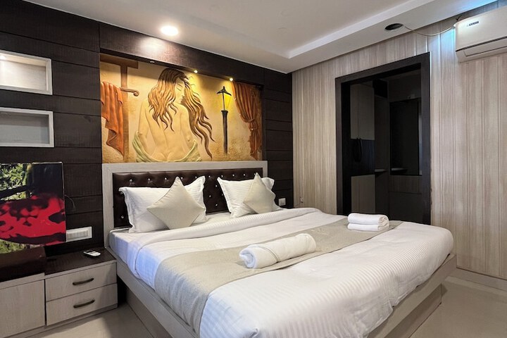 Room 3 of 22