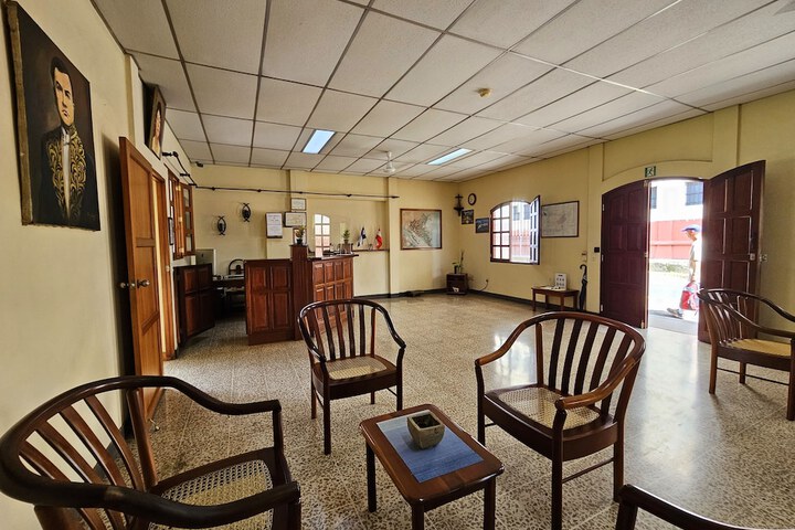 Entrance & Lobby