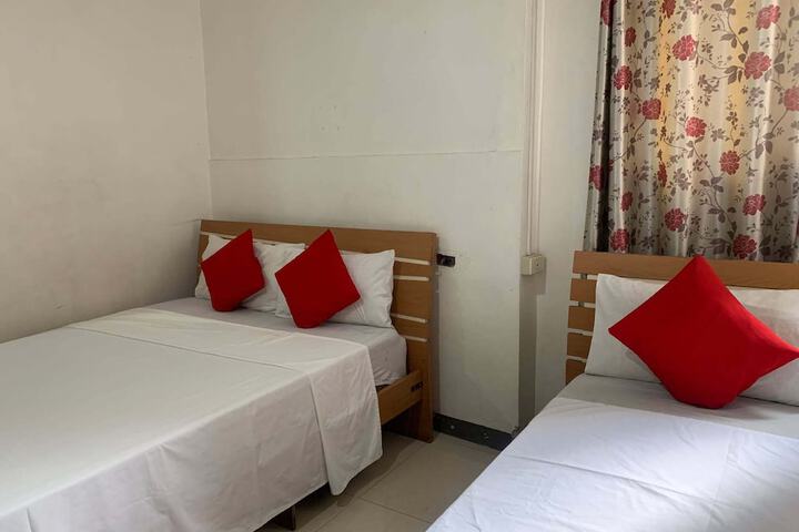 Room 9 of 37