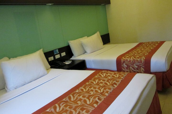 Room 12 of 96