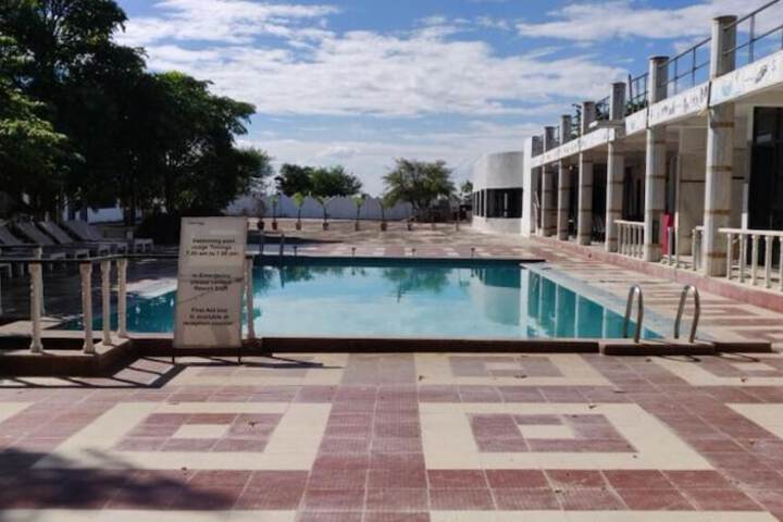 Pool 15 of 31