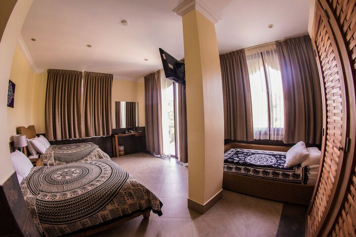 Room 6 of 49