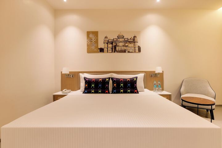 Room 4 of 40