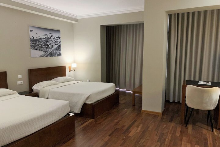Room 7 of 14