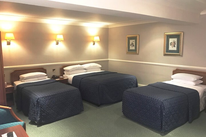 Room 30 of 113