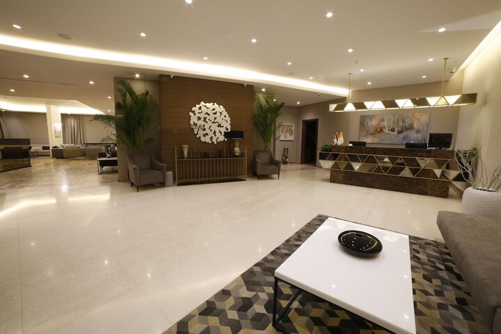 Hotel 2 of 101