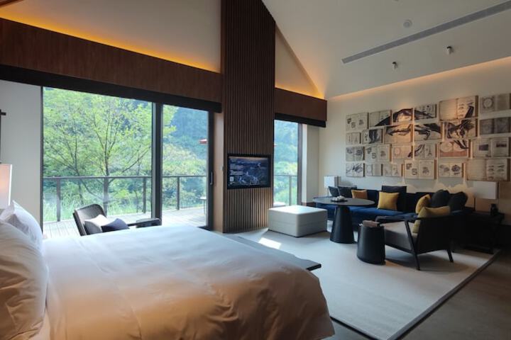 Room 44 of 83