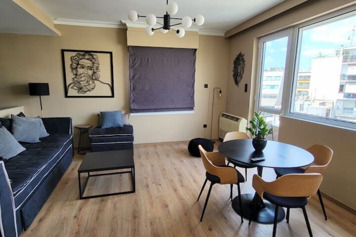 Room 2 of 43