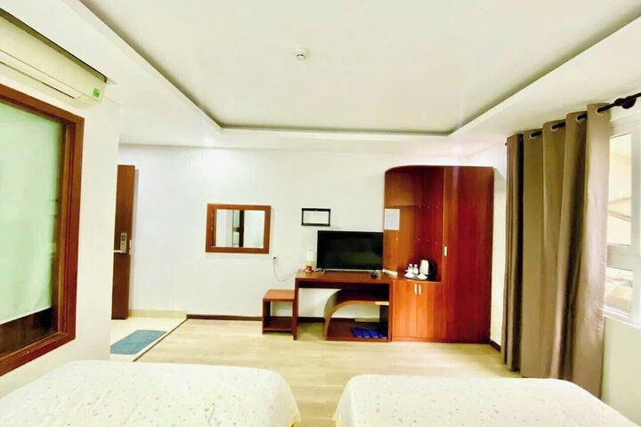 Room 12 of 31