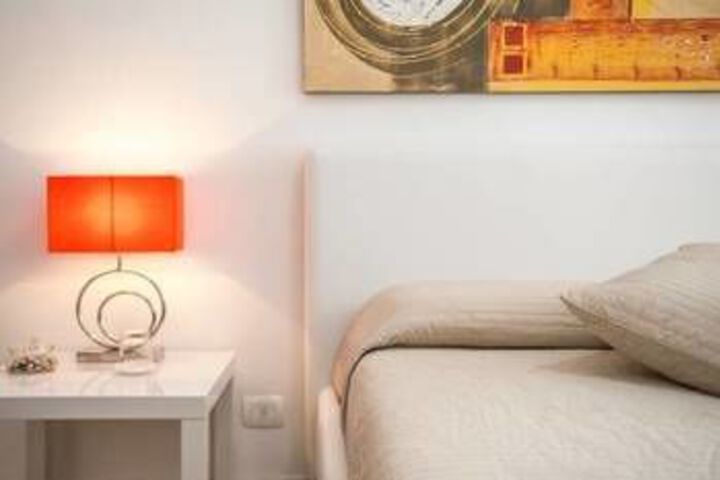 Room 8 of 11