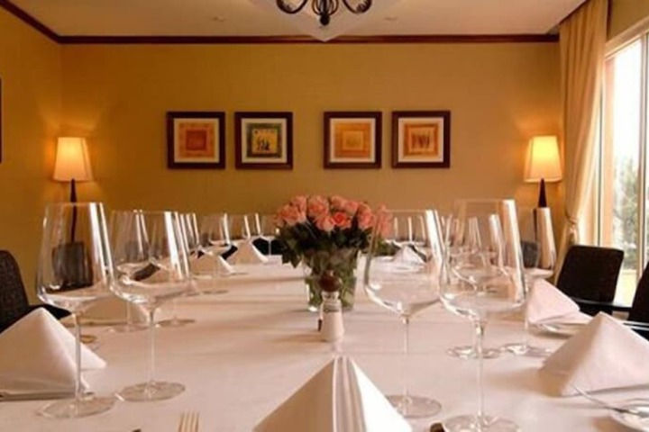 Dining 9 of 24