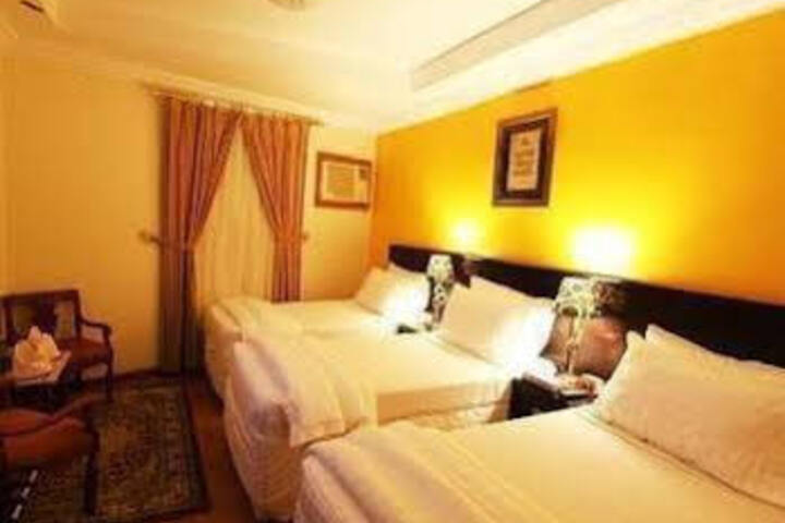 Room 3 of 7
