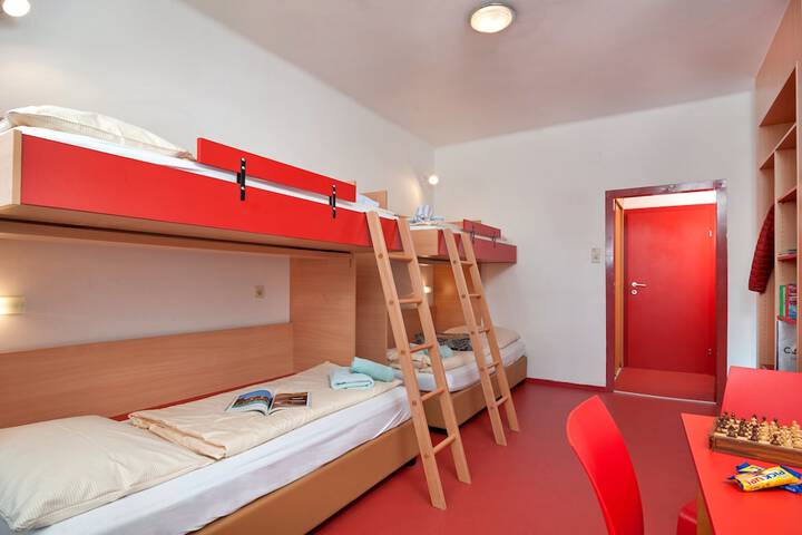 Room 7 of 40