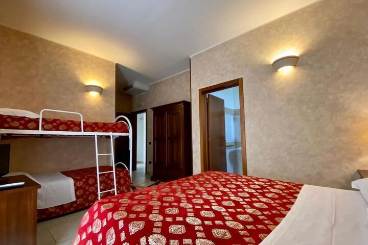 Room 46 of 78