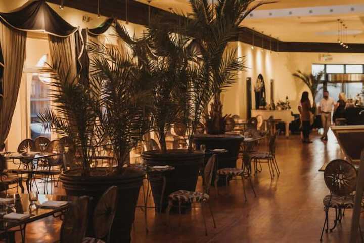 Dining 106 of 153