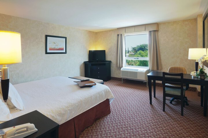 Room 17 of 39