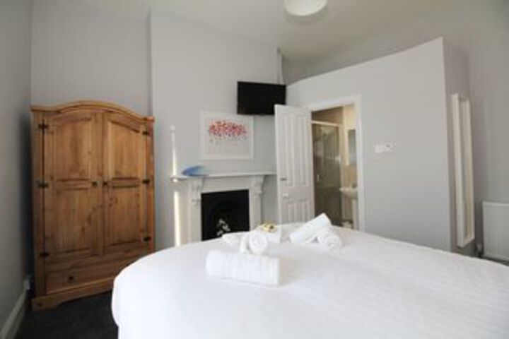 Room 12 of 26
