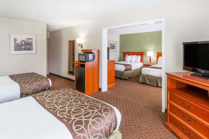 Double Accessible King Size Bed (8 of 10)
