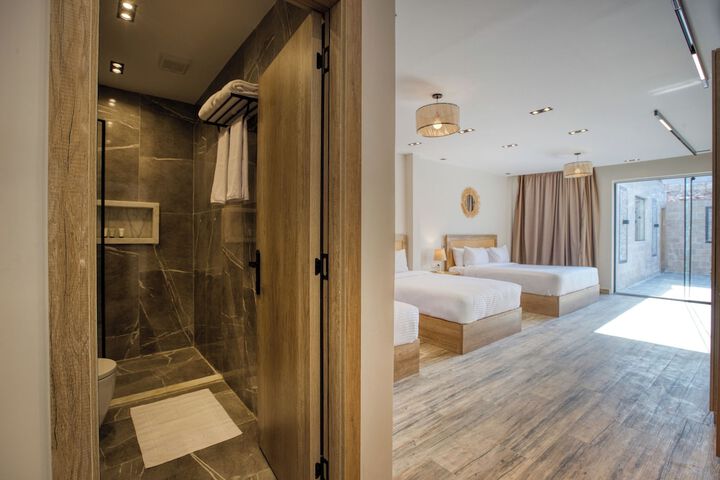 Room 10 of 75