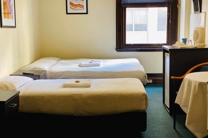 Room 13 of 19