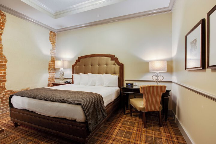 Room 10 of 21