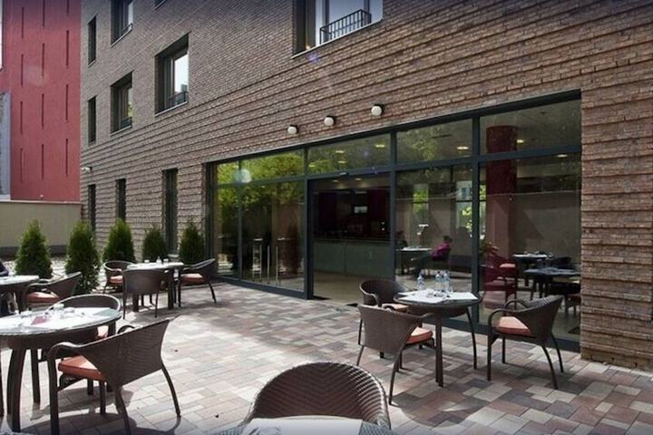 Hotel Exterior 133 of 138