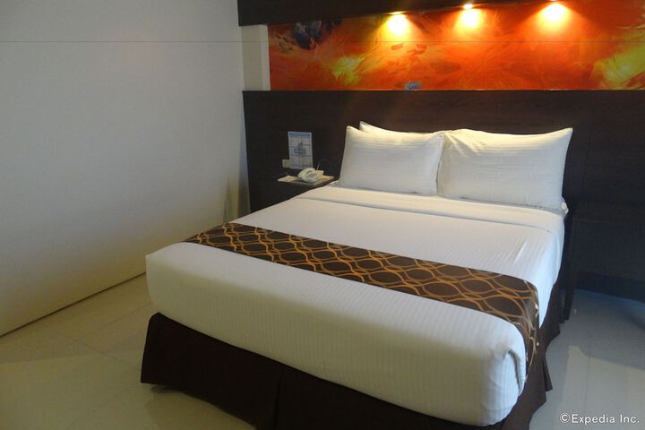Room 13 of 38