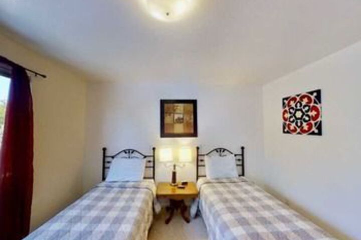 Room 28 of 137