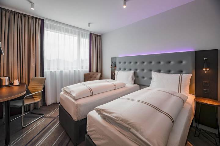 Room 5 of 20