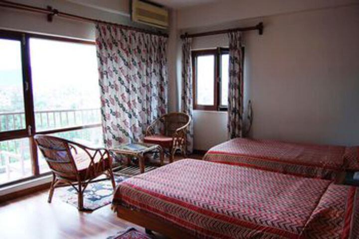 Room 14 of 27