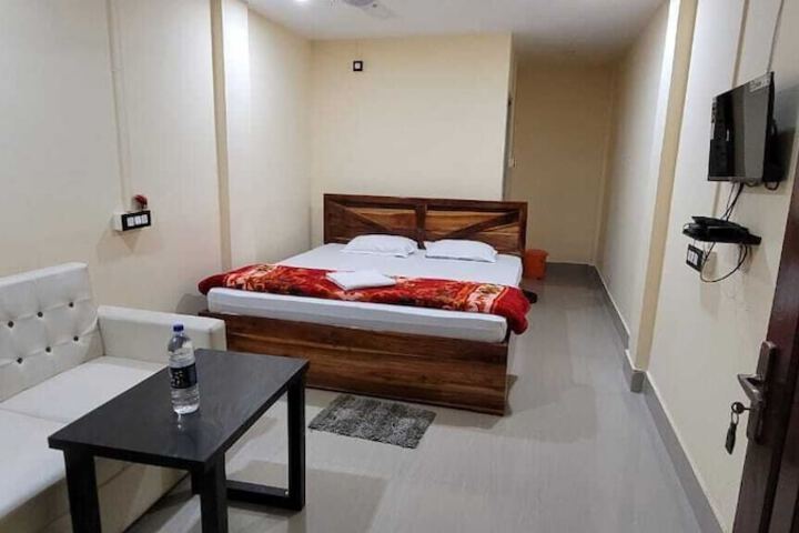 Room 6 of 15