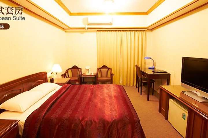 Room 9 of 17