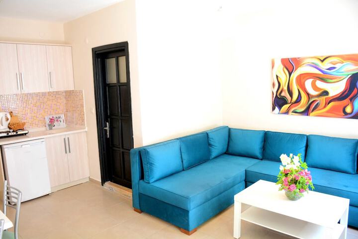 Room 7 of 33