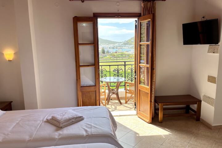 Room 4 of 55
