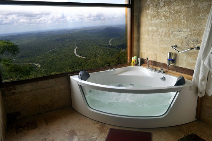 Hot Tub 7 of 26