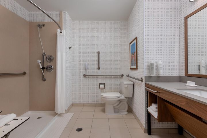 Room 14 of 22