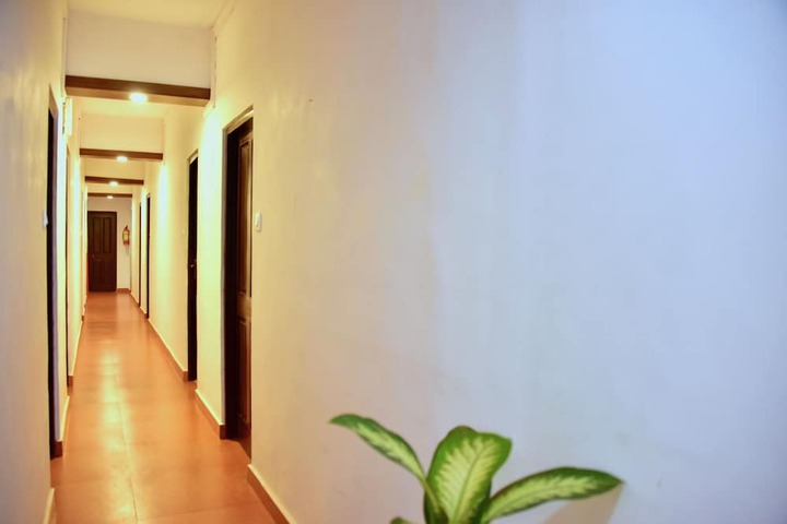 Ballroom/Hall 37 of 44