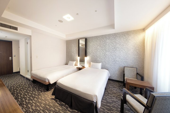Room 7 of 172