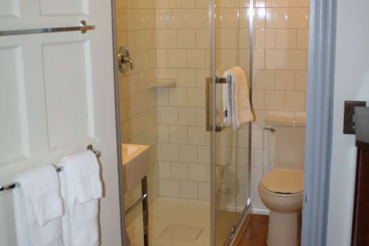 Room 52 of 118